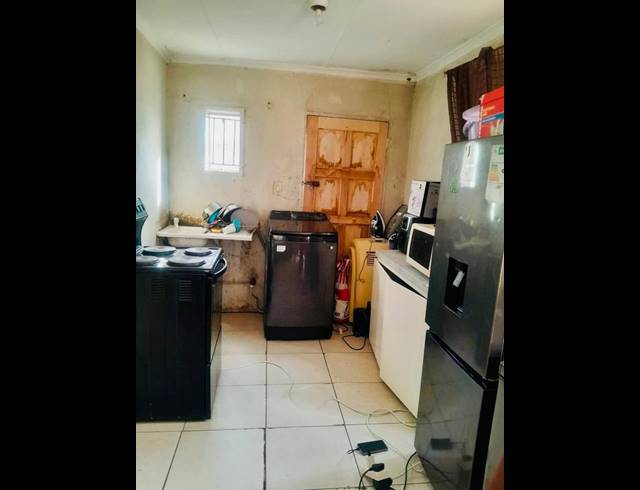 2 BEDROOM HOUSE FOR SALE IN GUGULETU